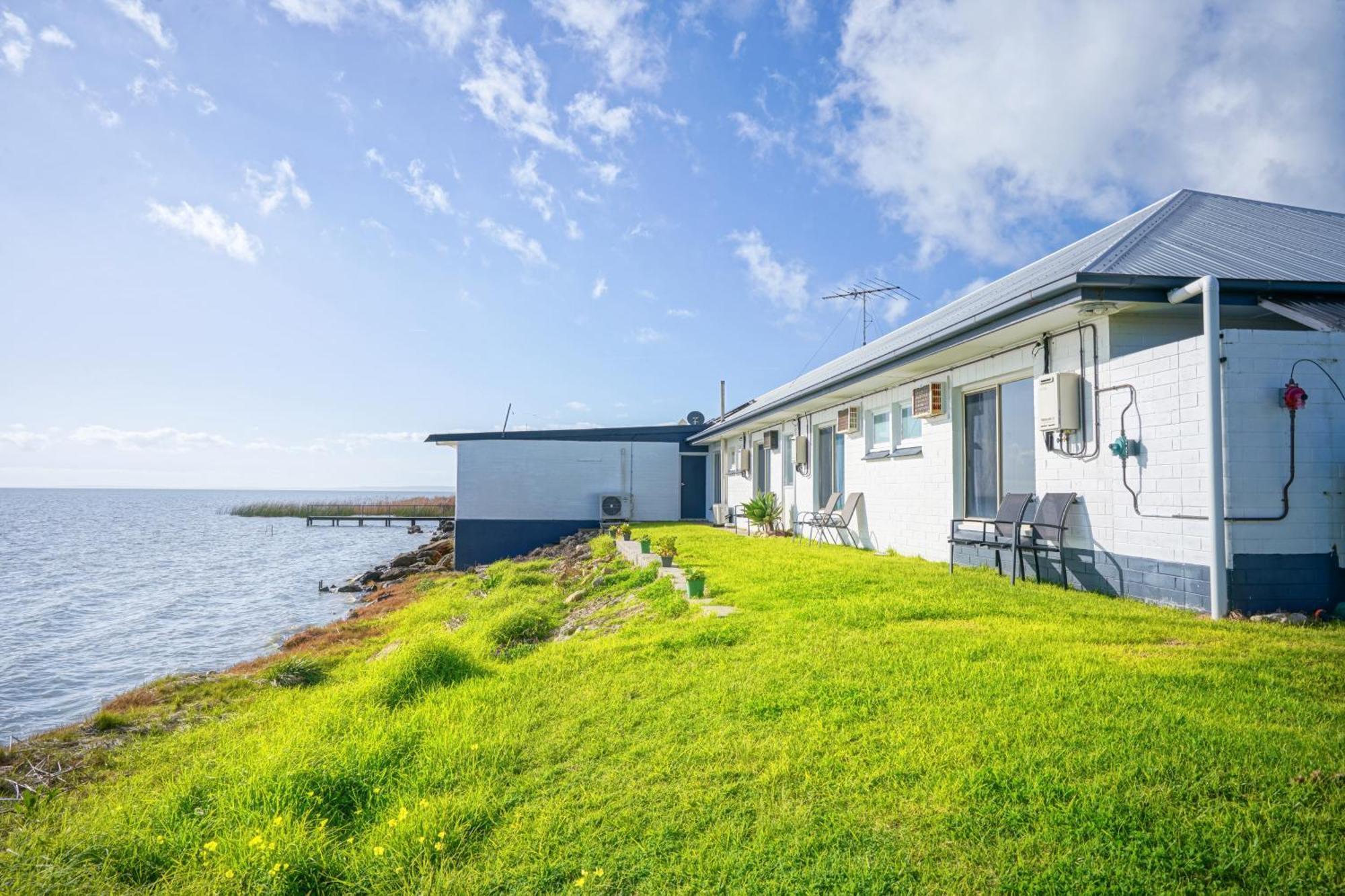 Meningie Waterfront Motel エクステリア 写真