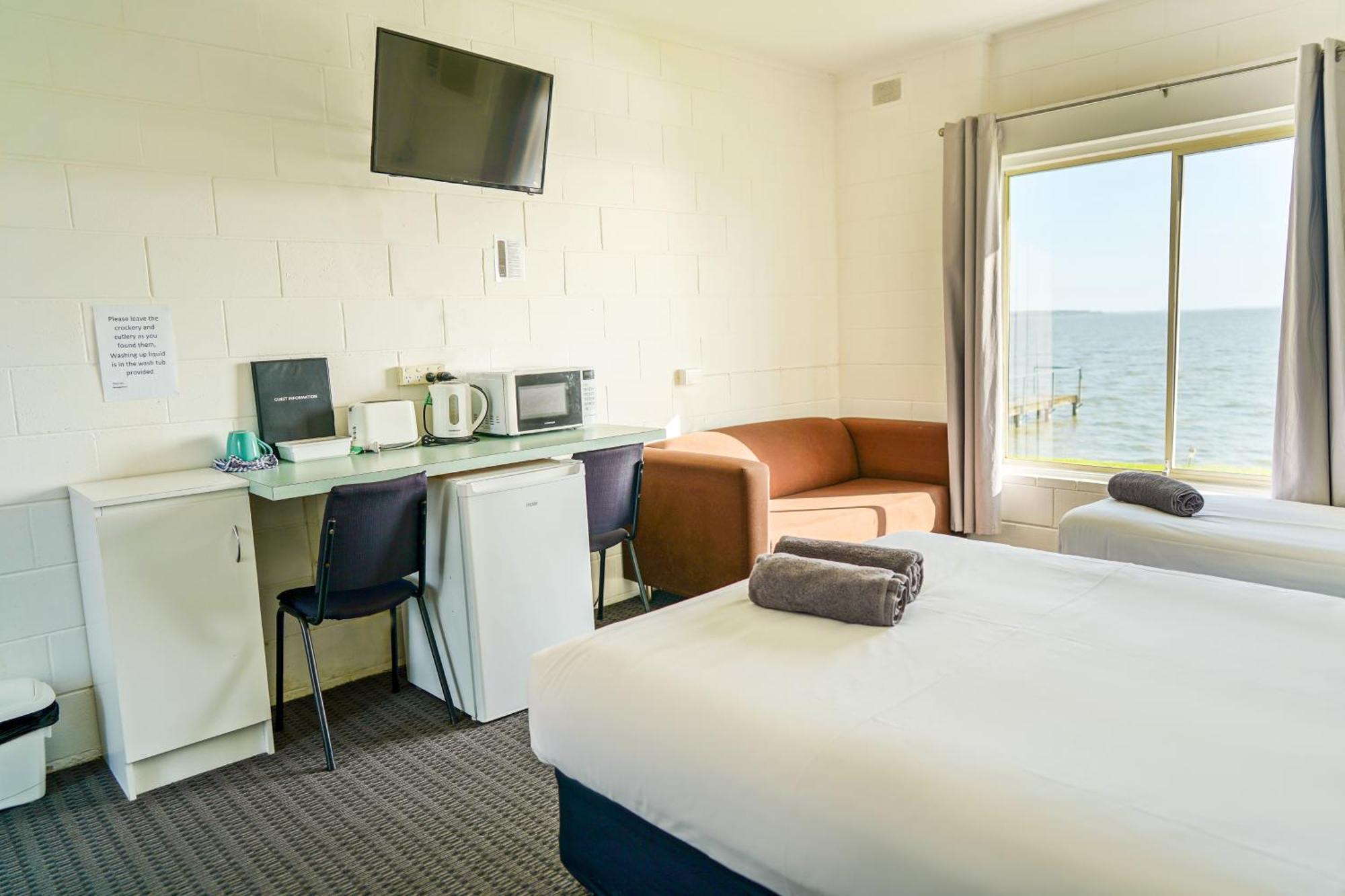 Meningie Waterfront Motel エクステリア 写真